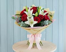 Букет цветов из:  Лилии и Розы в Ишимбае