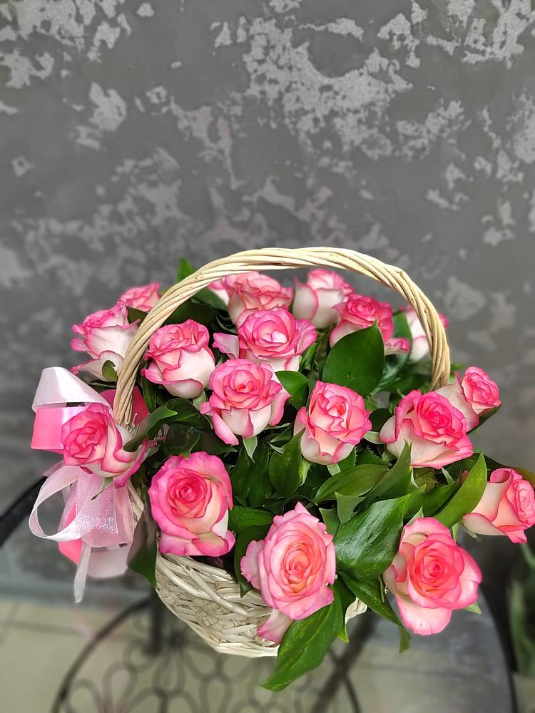 Цветочная композиция из Розы в корзине в Ишимбае