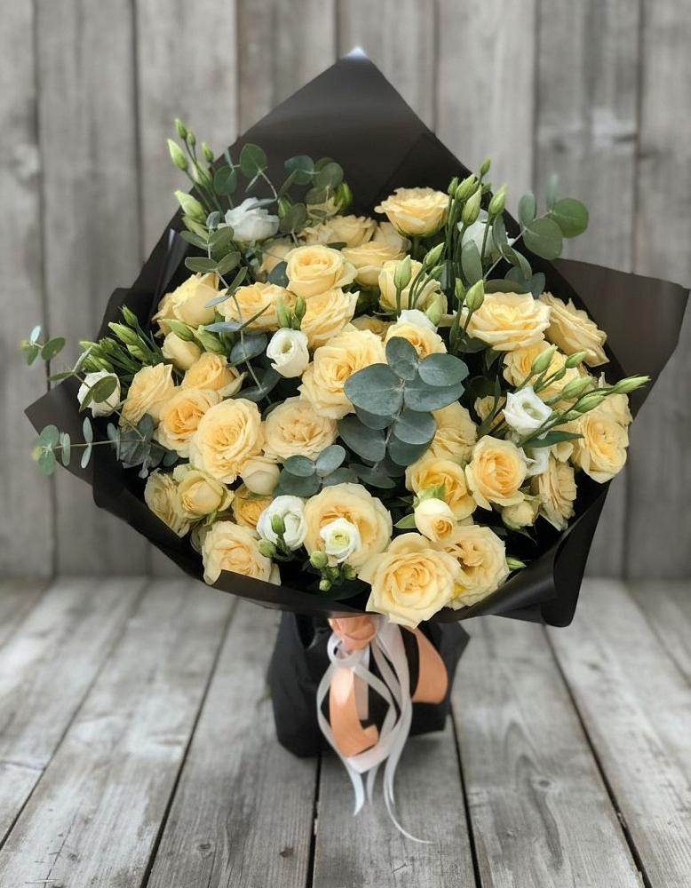 Букет цветов из: Розы и Лизиантусы в Ишимбае