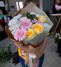 Букет цветов из:  Герберы, Розы и Хризантемы в Ишимбае