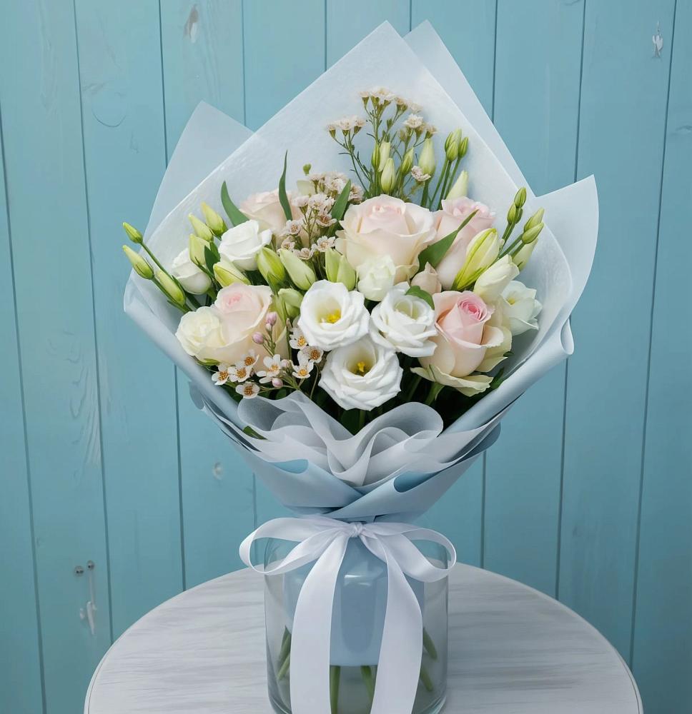 Букет цветов из: Розы и Лизиантусы в Ишимбае