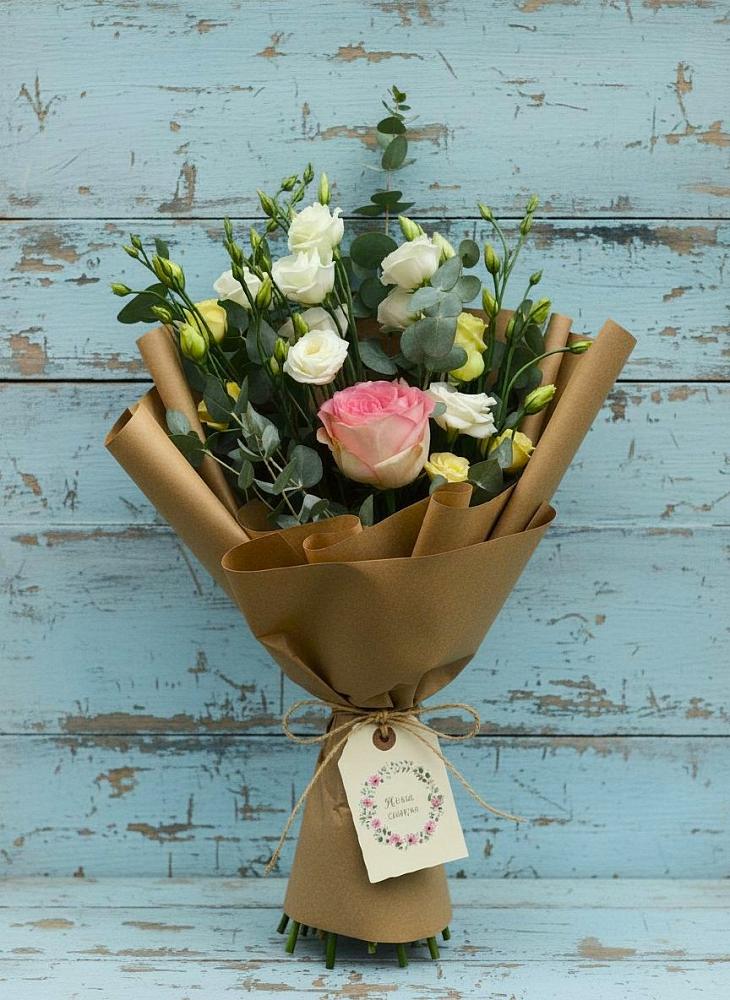 Букет цветов из: Розы и Лизиантусы в Ишимбае