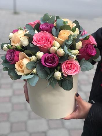 Цветочная композиция из Розы в шляпной коробке в Ишимбае