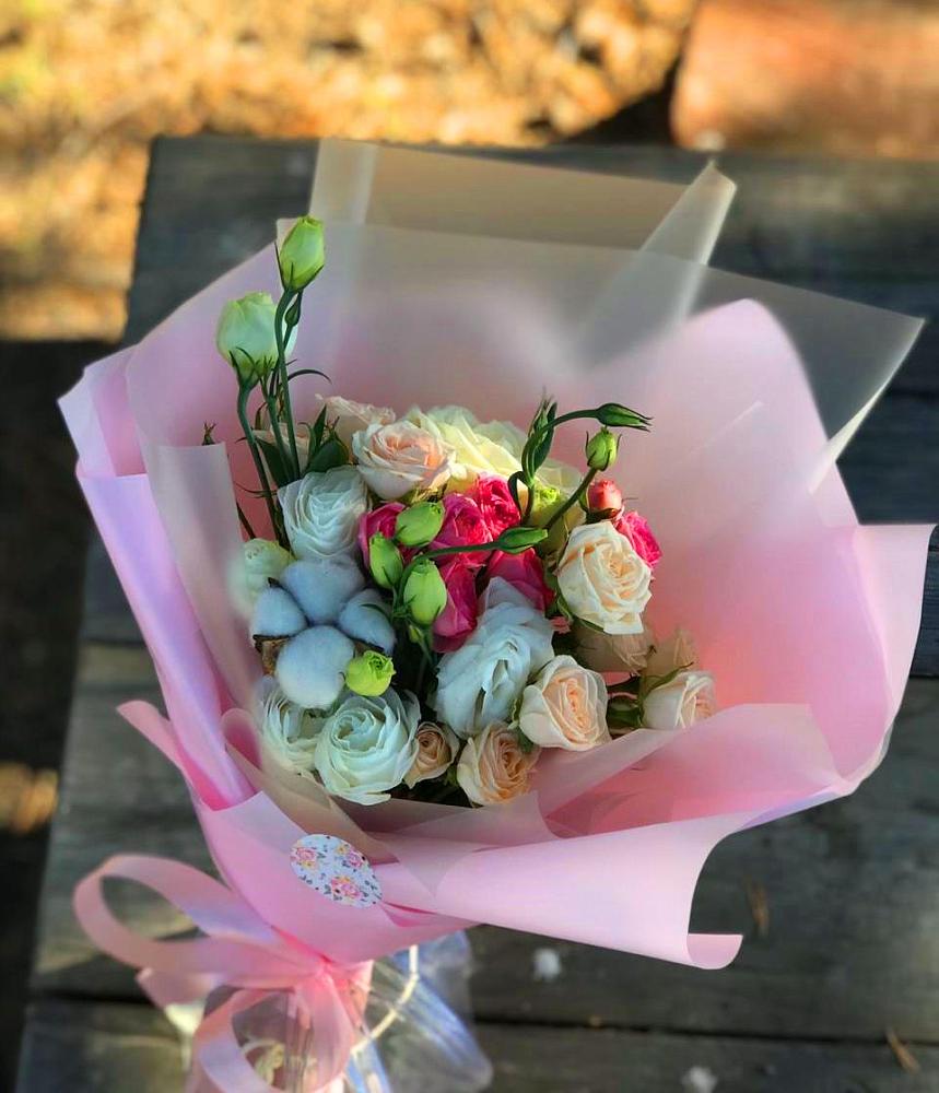 Букет цветов из: Розы и Лизиантусы в Ишимбае