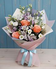 Букет цветов из:  Лизиантусы, Розы, Альстромерии и Гипсофила в Ишимбае