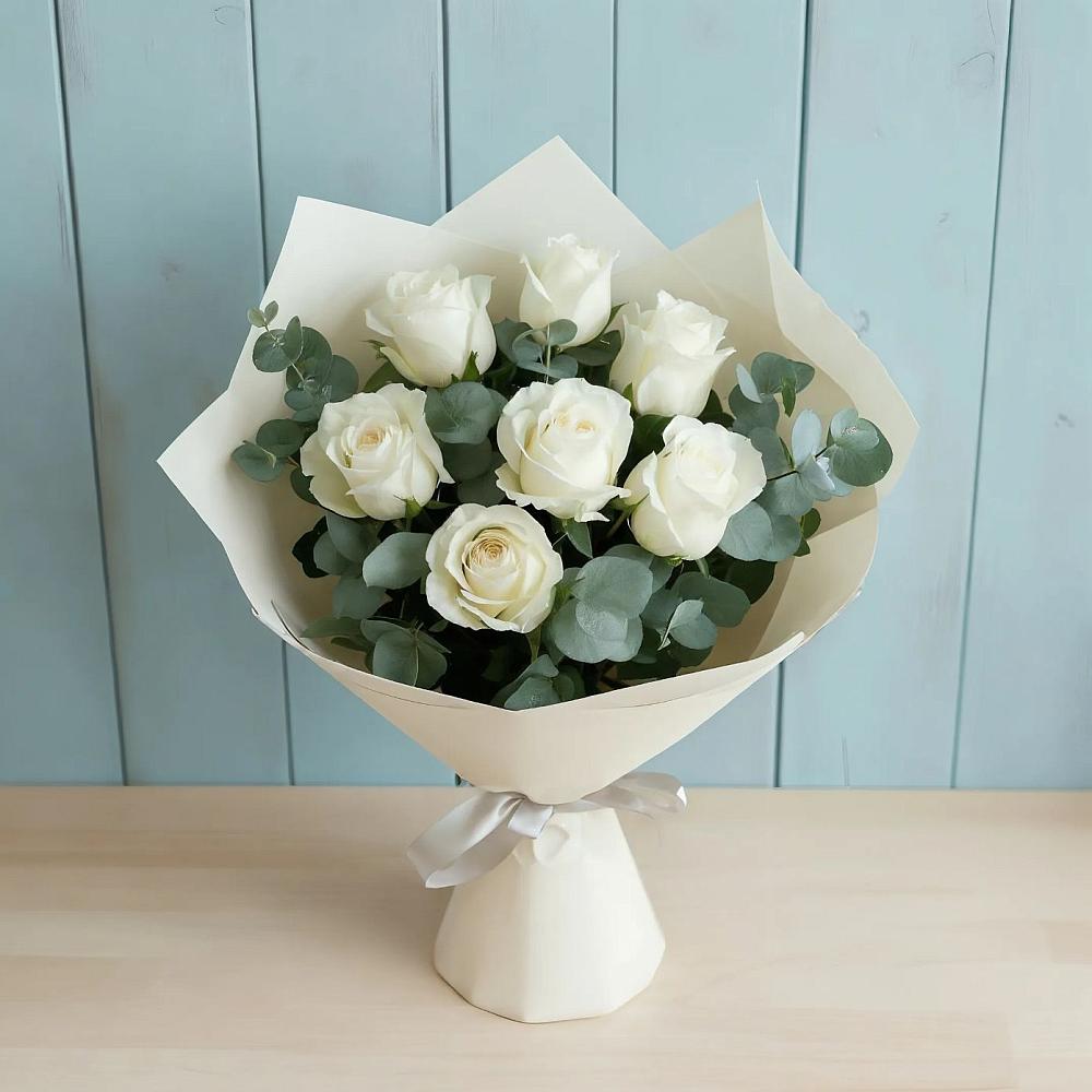 Букет Белые розы в Эвкалипте в Ишимбае