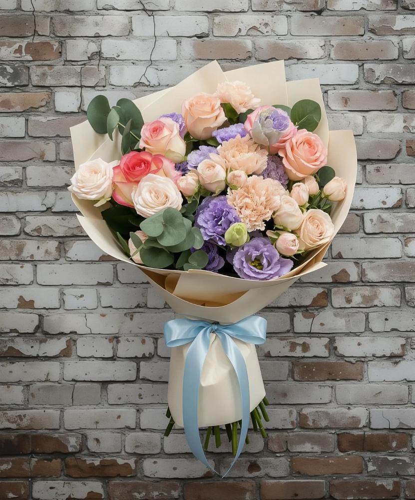 Букет цветов из: Розы, Лизиантусы и Гвоздики в Ишимбае