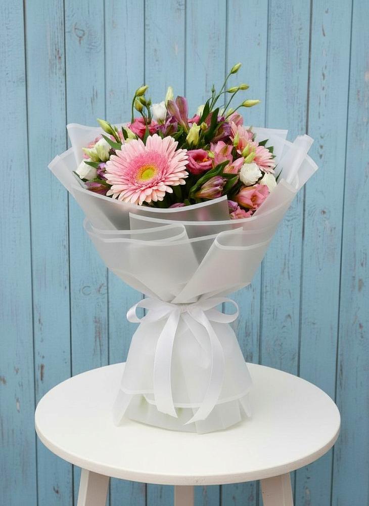 Букет цветов из: Герберы, Альстромерии и Лизиантусы в Ишимбае