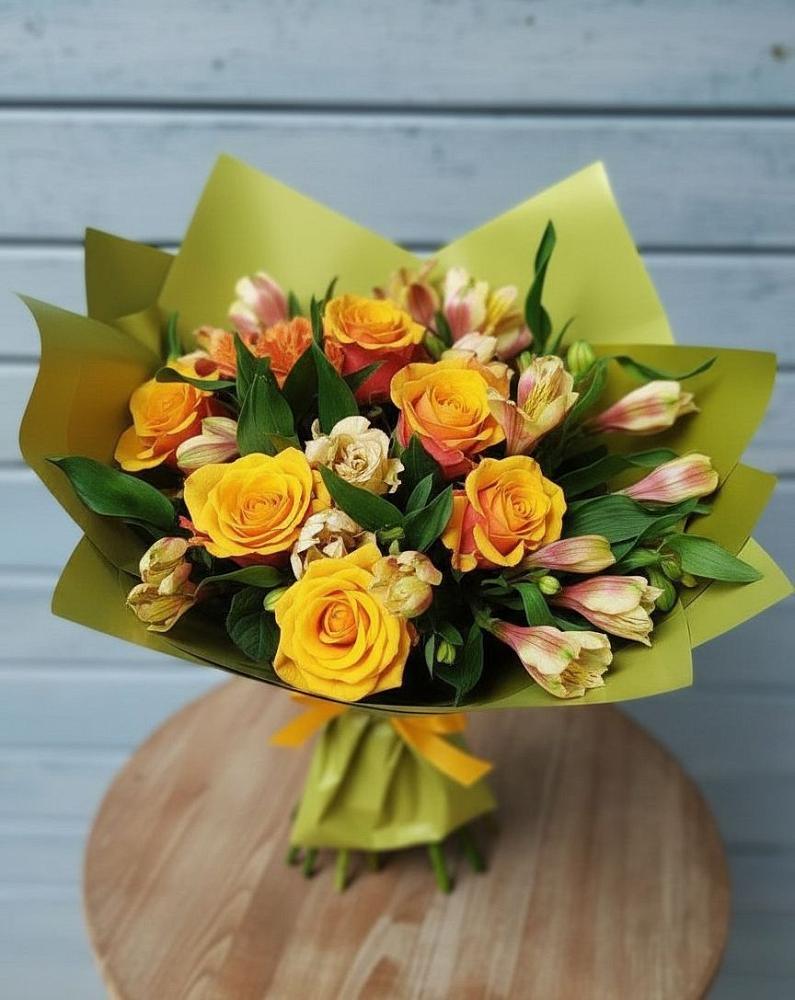 Букет цветов из: Альстромерии и Розы в Ишимбае