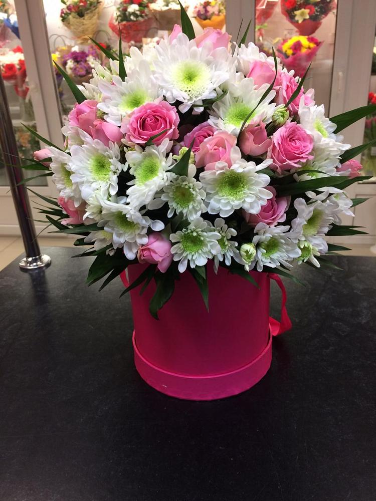 Цветочная композиция из Розы и Хризантемы в шляпной коробке в Ишимбае