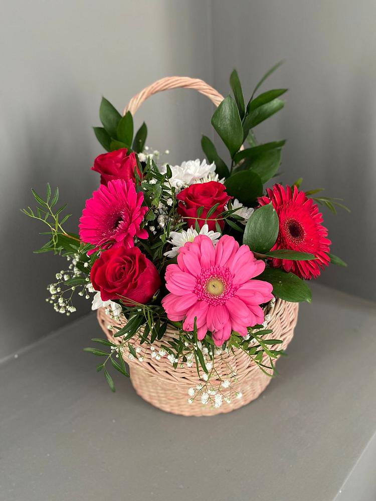 Цветочная композиция из Розы, Хризантемы и Герберы в корзине в Ишимбае