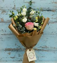 Букет цветов из:  Розы и Лизиантусы в Ишимбае