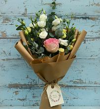 Букет цветов из:  Розы и Лизиантусы в Ишимбае