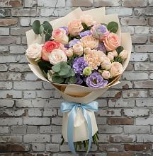 Букет цветов из:  Розы, Лизиантусы и Гвоздики в Ишимбае