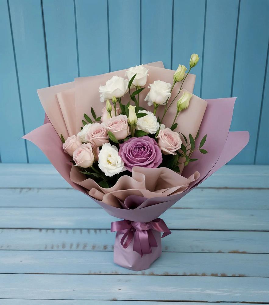 Букет цветов из: Розы и Лизиантусы в Ишимбае